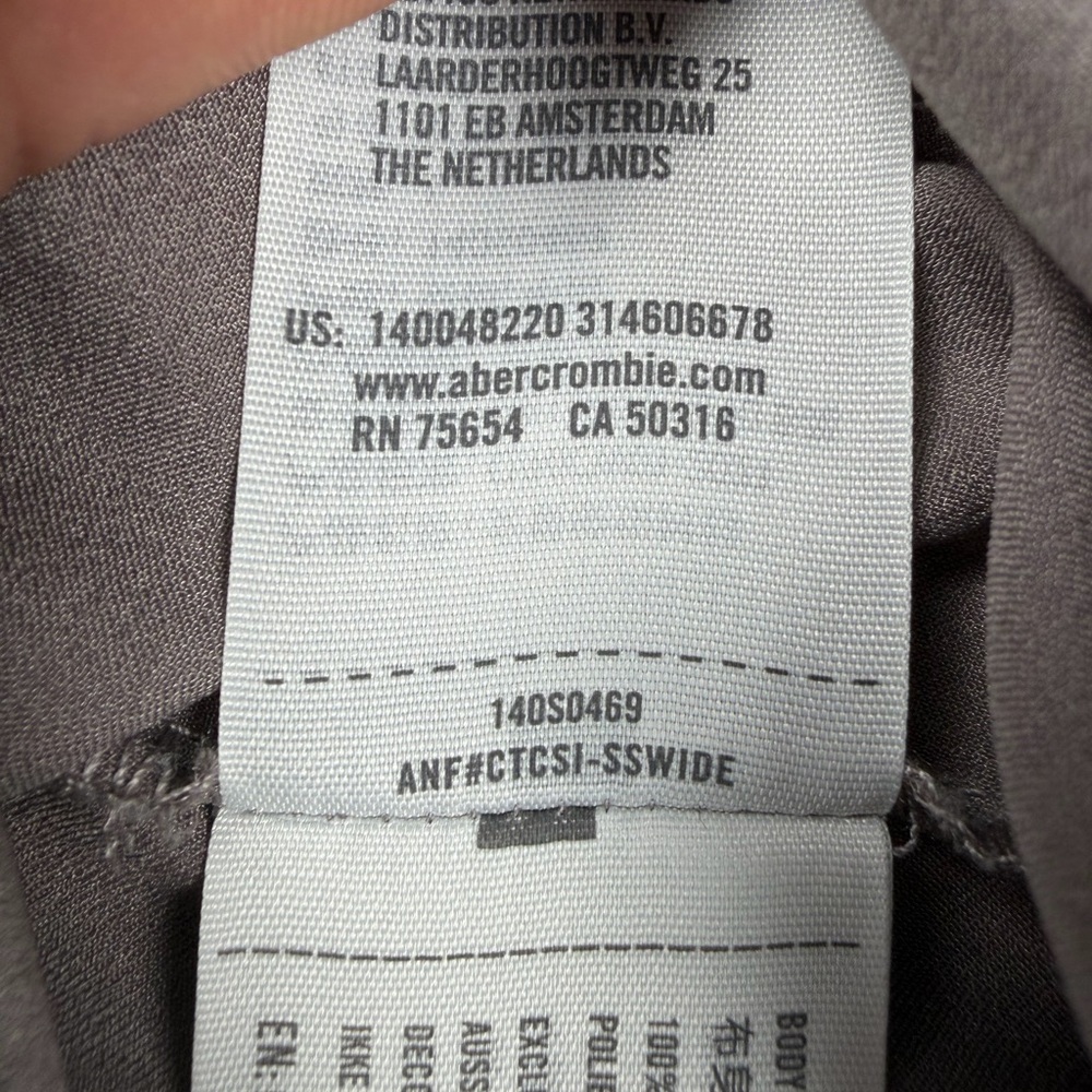 Abercrombie & Fitch Womens Gray Satin Button-Down Blouse Short Sleeve Size L - Picture 15 of 15